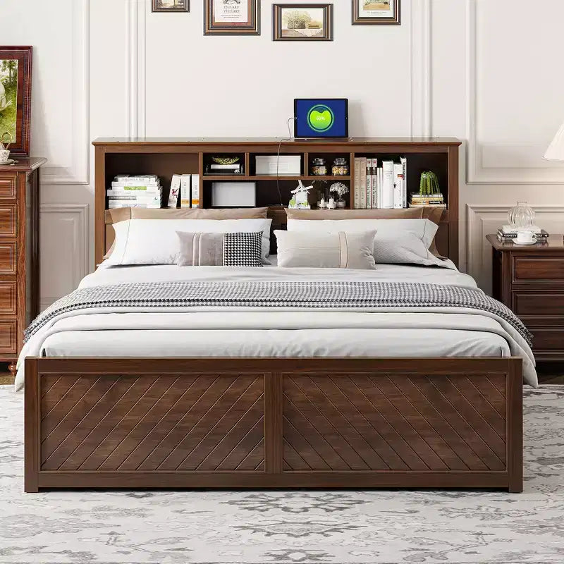 Letto a piattaforma King Size in legno con testiera multi-storage, USB e cassetti