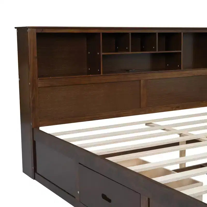 Letto a piattaforma King Size in legno con testiera multi-storage, USB e cassetti