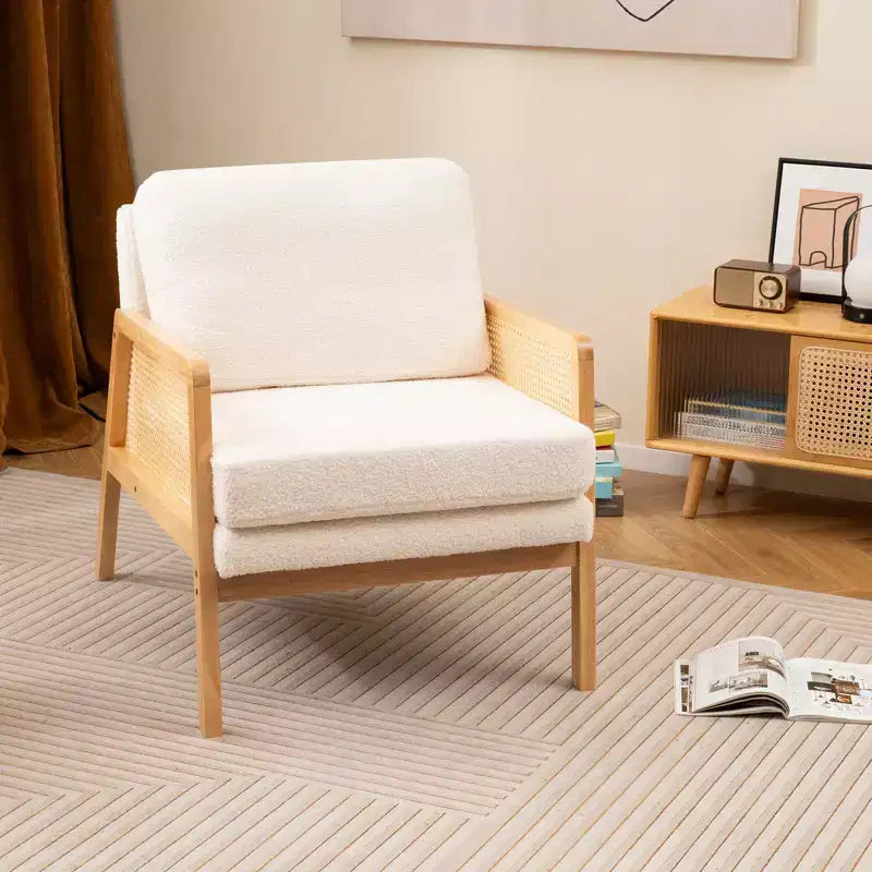Poltrona di design Mid-Century Modern per soggiorno, con braccioli in rattan e struttura in legno, marrone/naturale