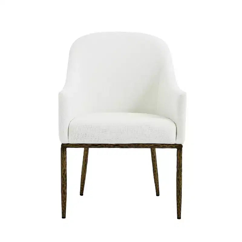 Moderna poltrona imbottita in ferro con gambe in metallo color peltro forgiato