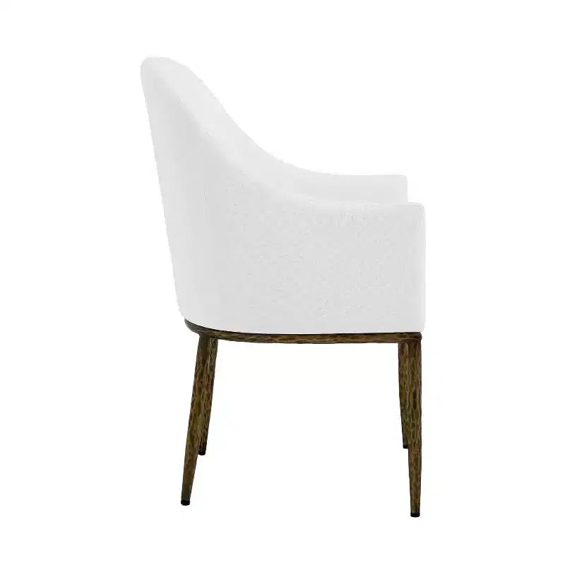 Moderna poltrona imbottita in ferro con gambe in metallo color peltro forgiato
