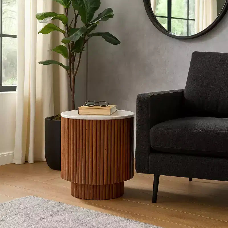 Tavolino con Base Svasata Nera e Piano in Marmo Bianco - Elemento d'Arredo Moderno per Piccoli Spazi e Decorazione Domestica