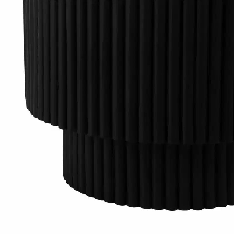 Tavolino con Base Svasata Nera e Piano in Marmo Bianco - Elemento d'Arredo Moderno per Piccoli Spazi e Decorazione Domestica